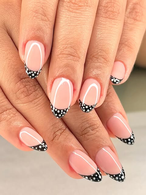 Viola nails